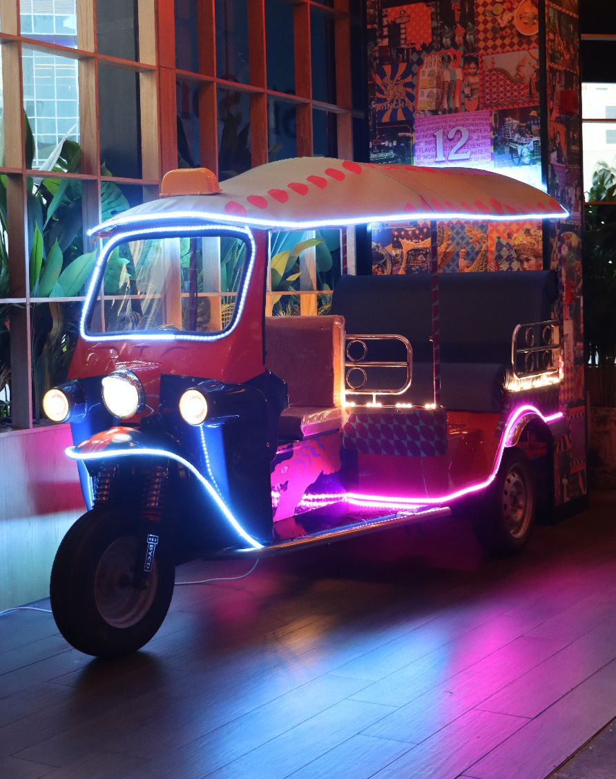 Customized Thailand Tuk Tuk for Sip-Song Restaurant
