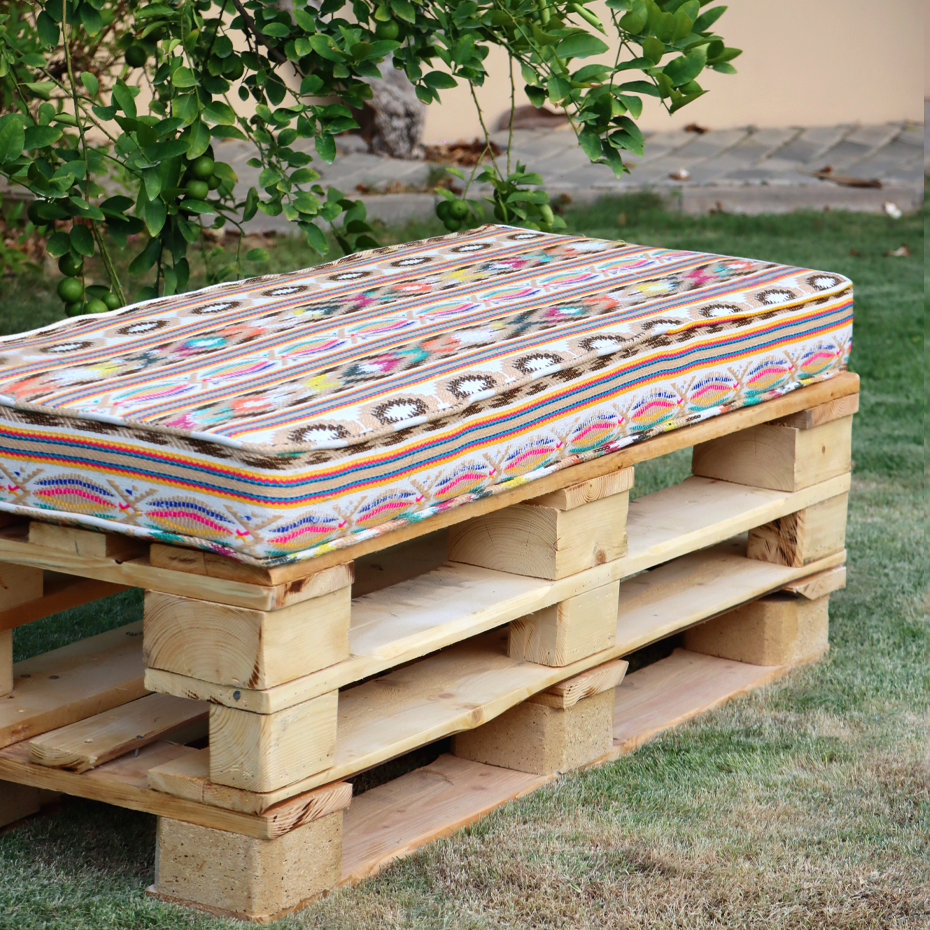 Palette Benches (Brown)
